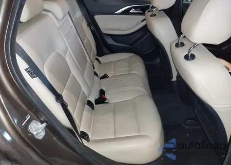 2017 Infiniti Qx30 Premium z USA, uszkodzony, nr VIN SJKCH5CR6HA032306